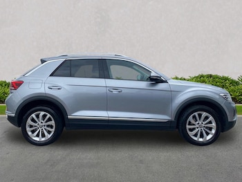 Used Volkswagen T-Roc 2022 for sale - 79365968: Photo