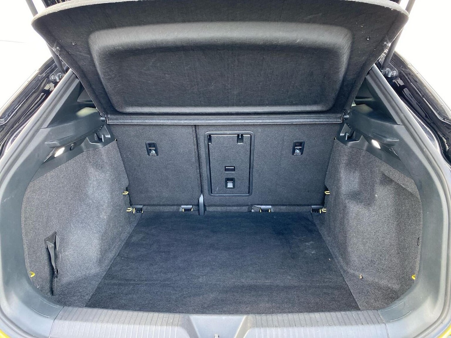 Used Volkswagen ID.4 2021 for sale - 76478221: Photo 17