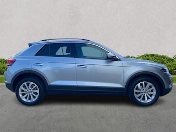 Used Volkswagen T-Roc 2025 for sale - 75497923: Photo