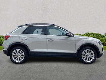 Used Volkswagen T-Roc 2025 for sale - 75498138: Photo