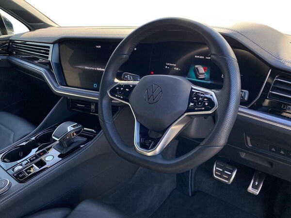 Used Volkswagen Touareg 2024 for sale - 76127151: Photo 15