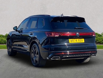 Used Volkswagen Touareg 2024 for sale - 76127151: Photo 2