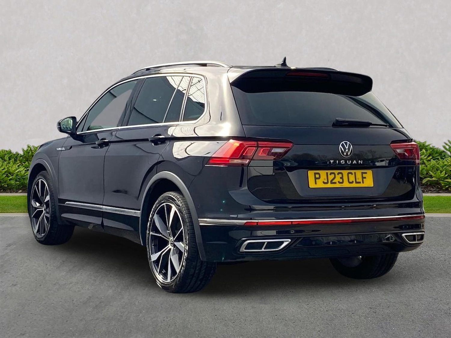 Used Volkswagen Tiguan 2023 for sale - 78195942: Photo 2