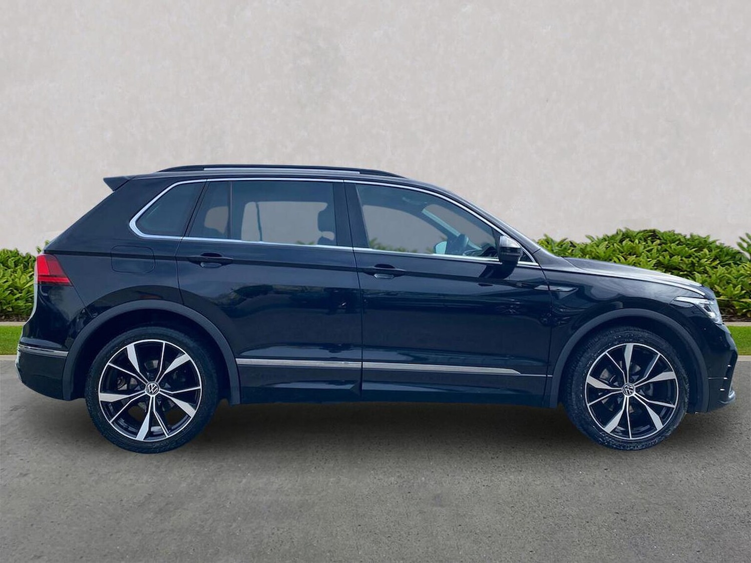 Used Volkswagen Tiguan 2023 for sale - 78195942: Photo 3