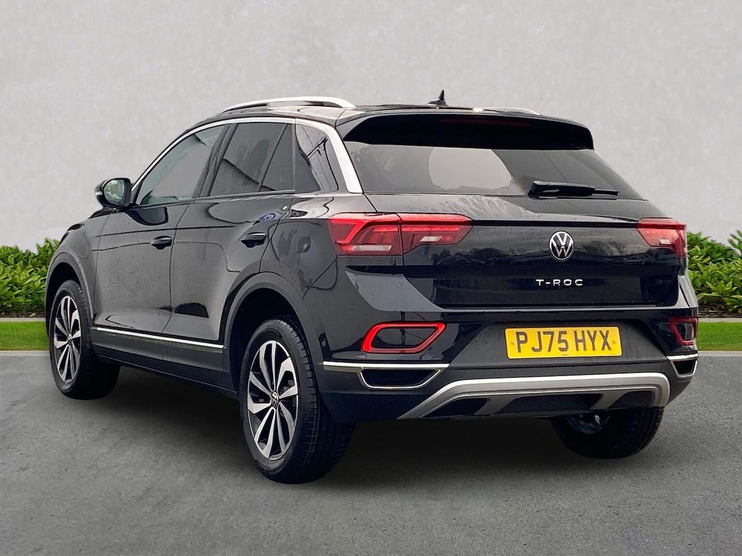 Used Volkswagen T-Roc 2025 for sale - 76461858: Photo 2