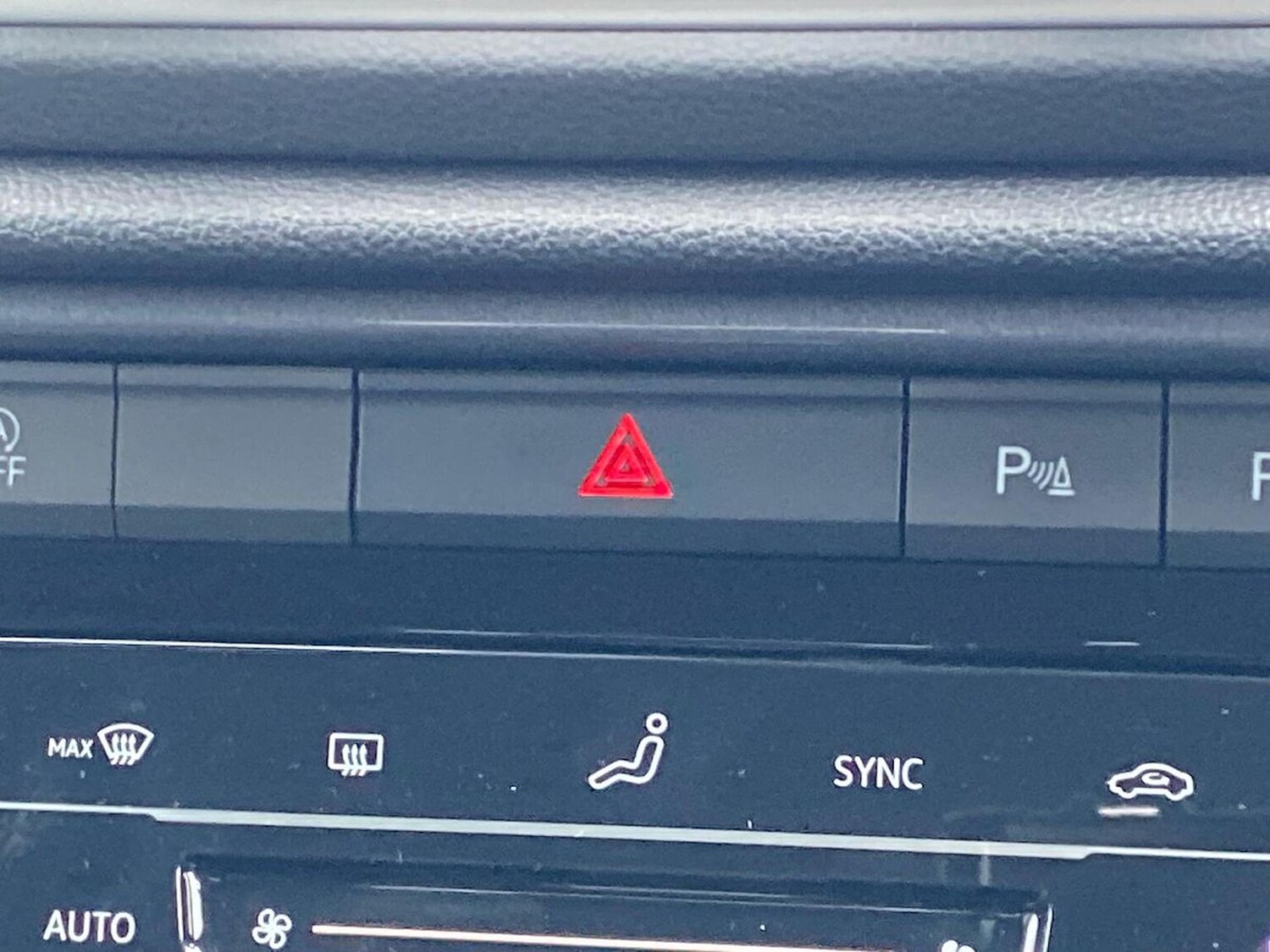 Used Volkswagen T-Roc 2025 for sale - 76461858: Photo 22