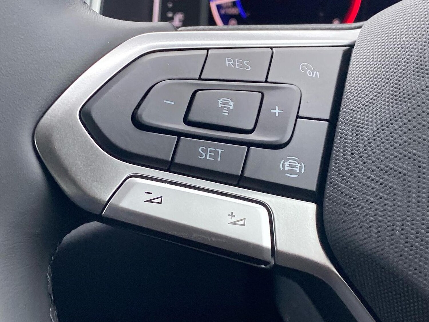 Used Volkswagen T-Roc 2025 for sale - 76461858: Photo 27