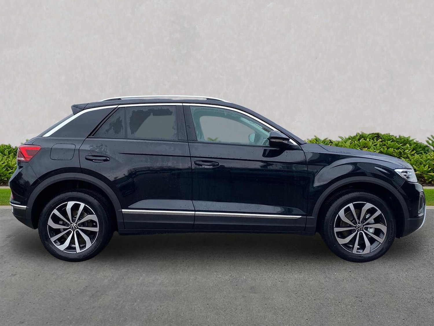 Used Volkswagen T-Roc 2025 for sale - 76461858: Photo 3