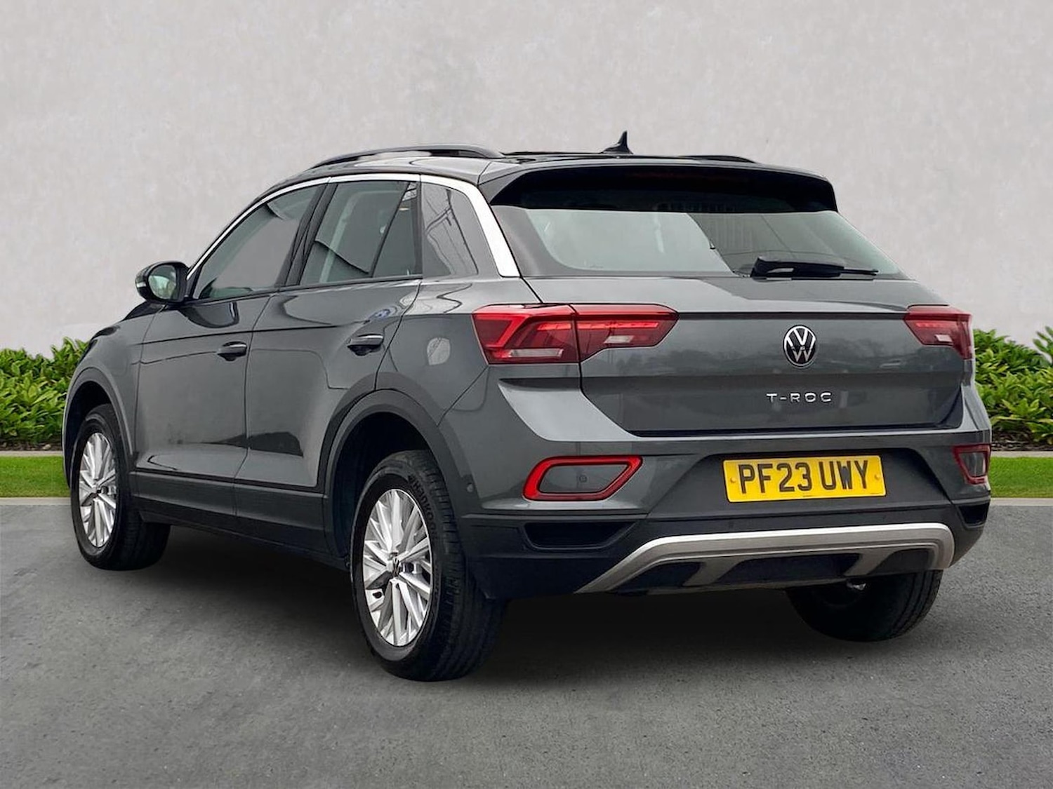 Used Volkswagen T-Roc 2023 for sale - 78195927: Photo 2