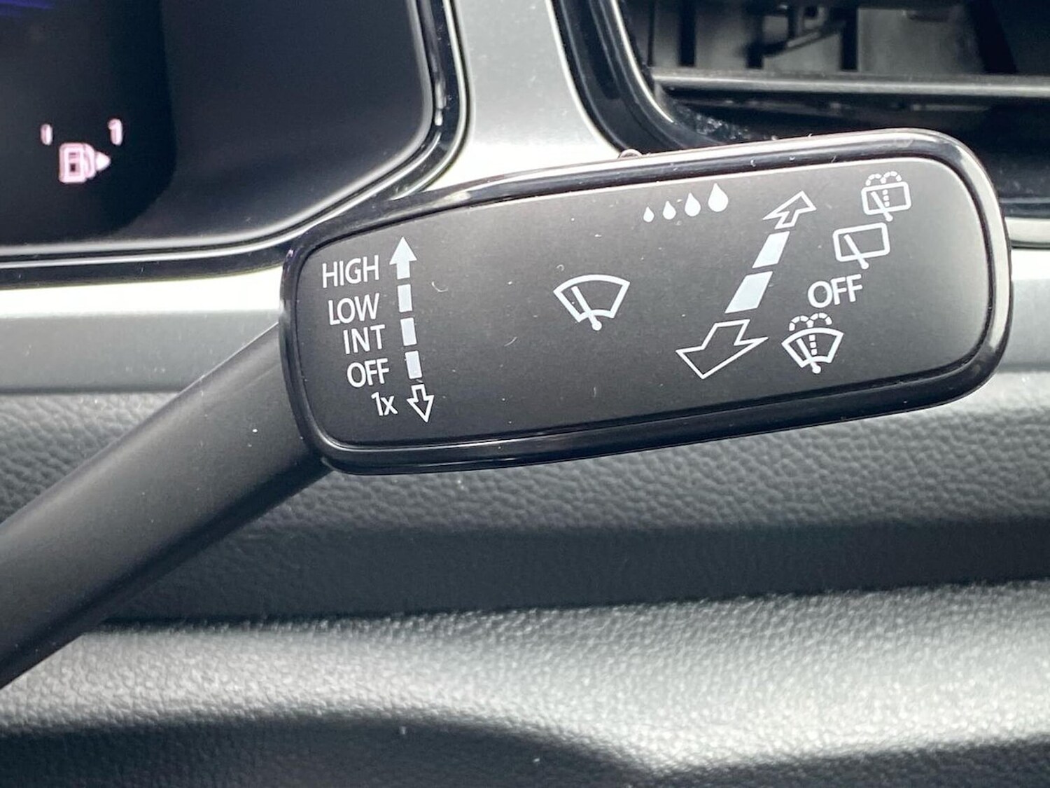 Used Volkswagen T-Roc 2023 for sale - 78195927: Photo 27