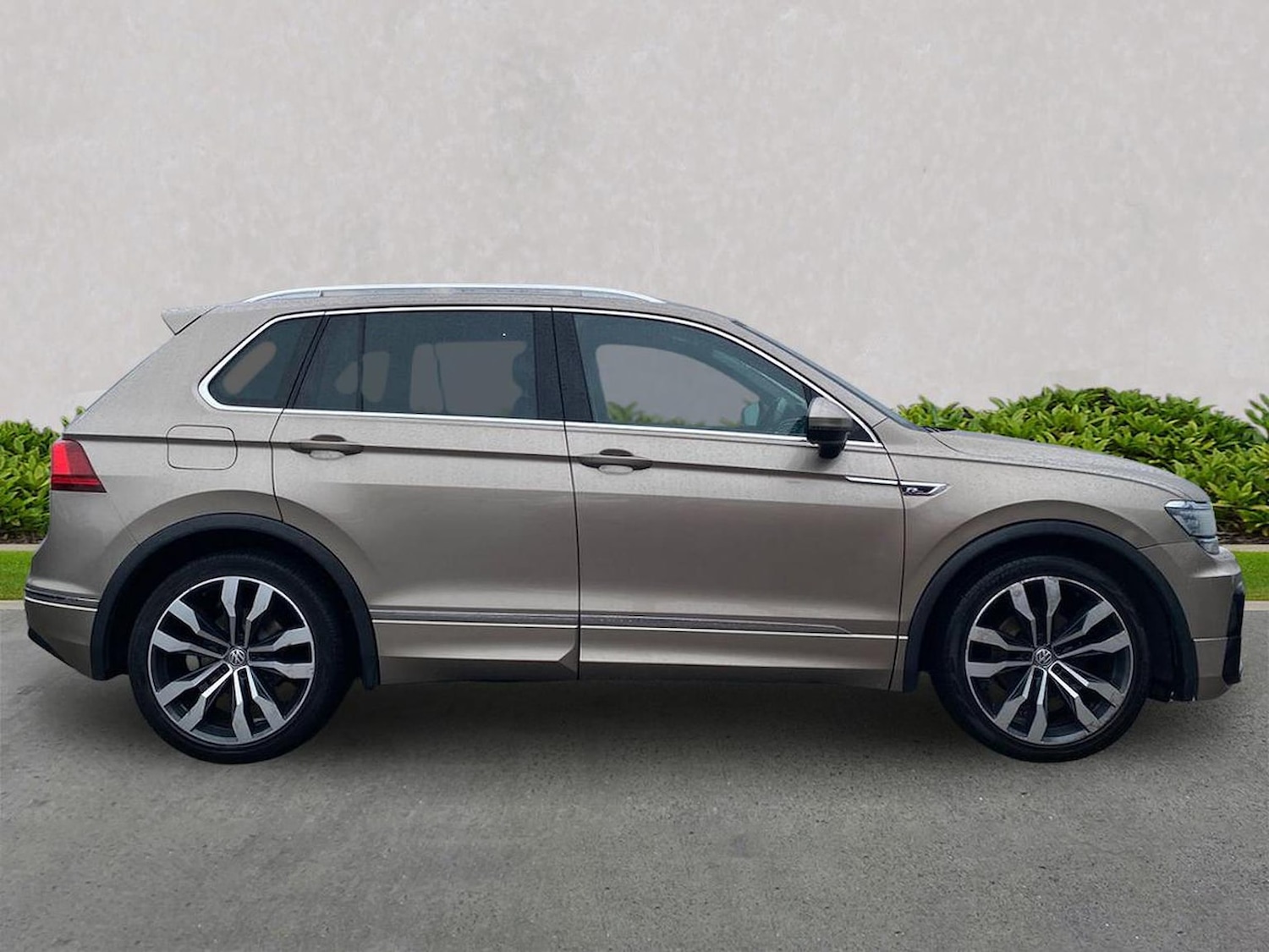 Used Volkswagen Tiguan 2016 for sale - 77872137: Photo 3