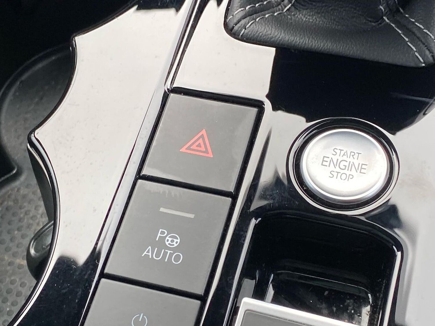 Used Volkswagen Touareg 2023 for sale - 76778320: Photo 22