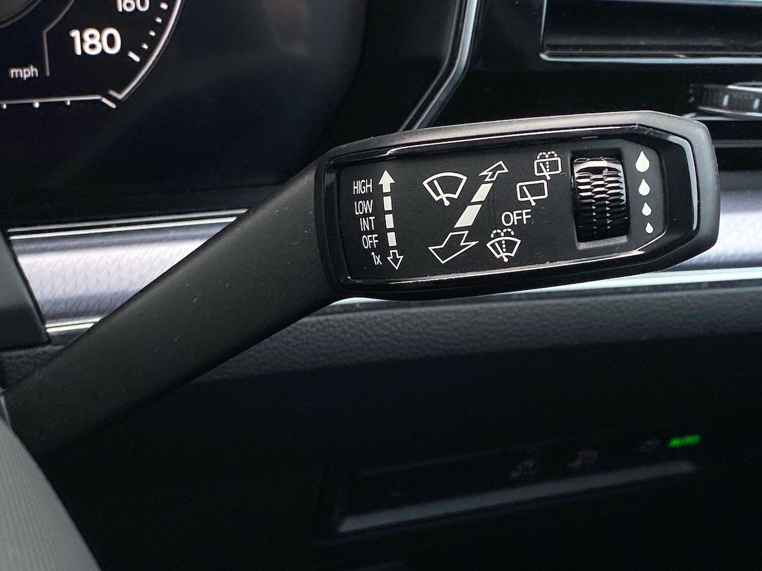 Used Volkswagen Touareg 2023 for sale - 76778320: Photo 28