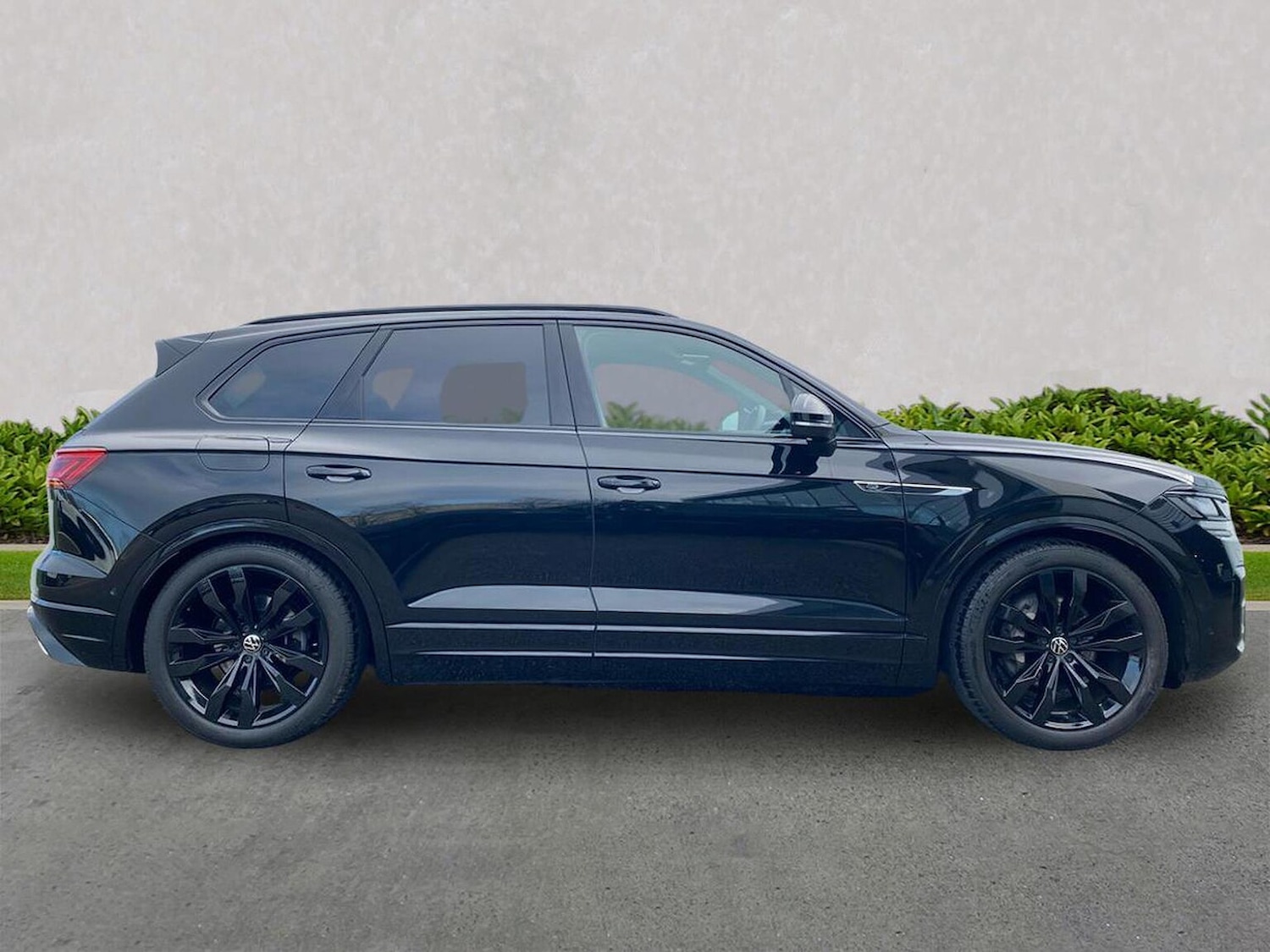 Used Volkswagen Touareg 2023 for sale - 76778320: Photo 3