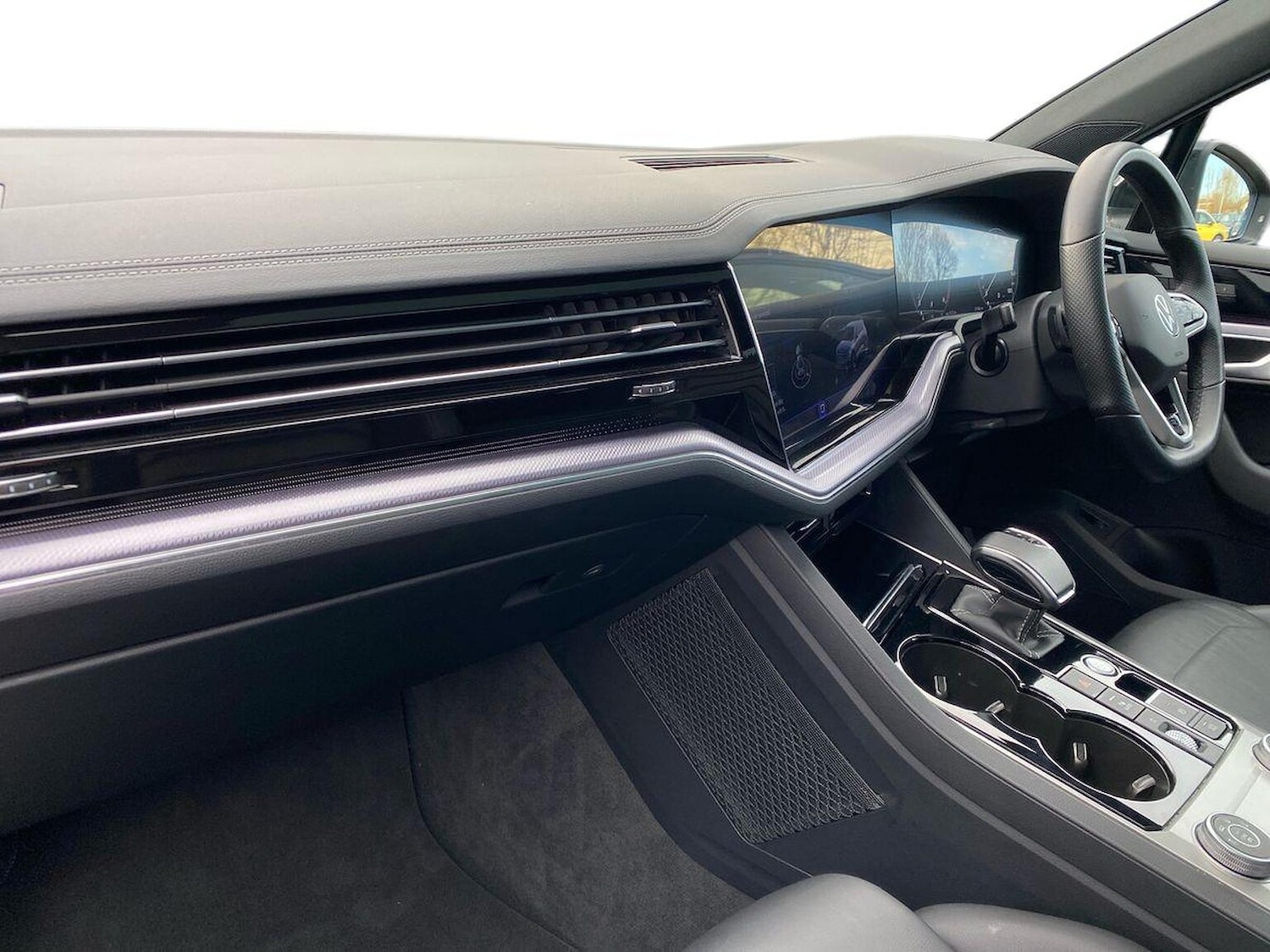 Used Volkswagen Touareg 2023 for sale - 76778320: Photo 7