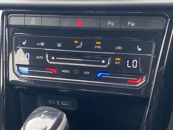 Used Volkswagen T-Roc 2023 for sale - 75497745: Photo 12