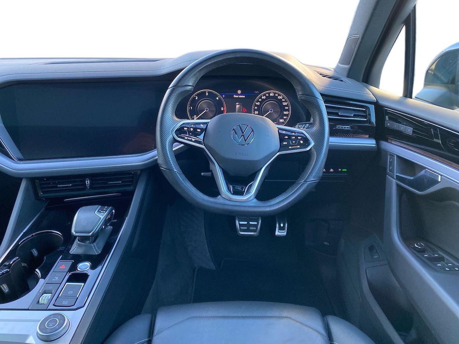 Used Volkswagen Touareg 2022 for sale - 76918948: Photo 9