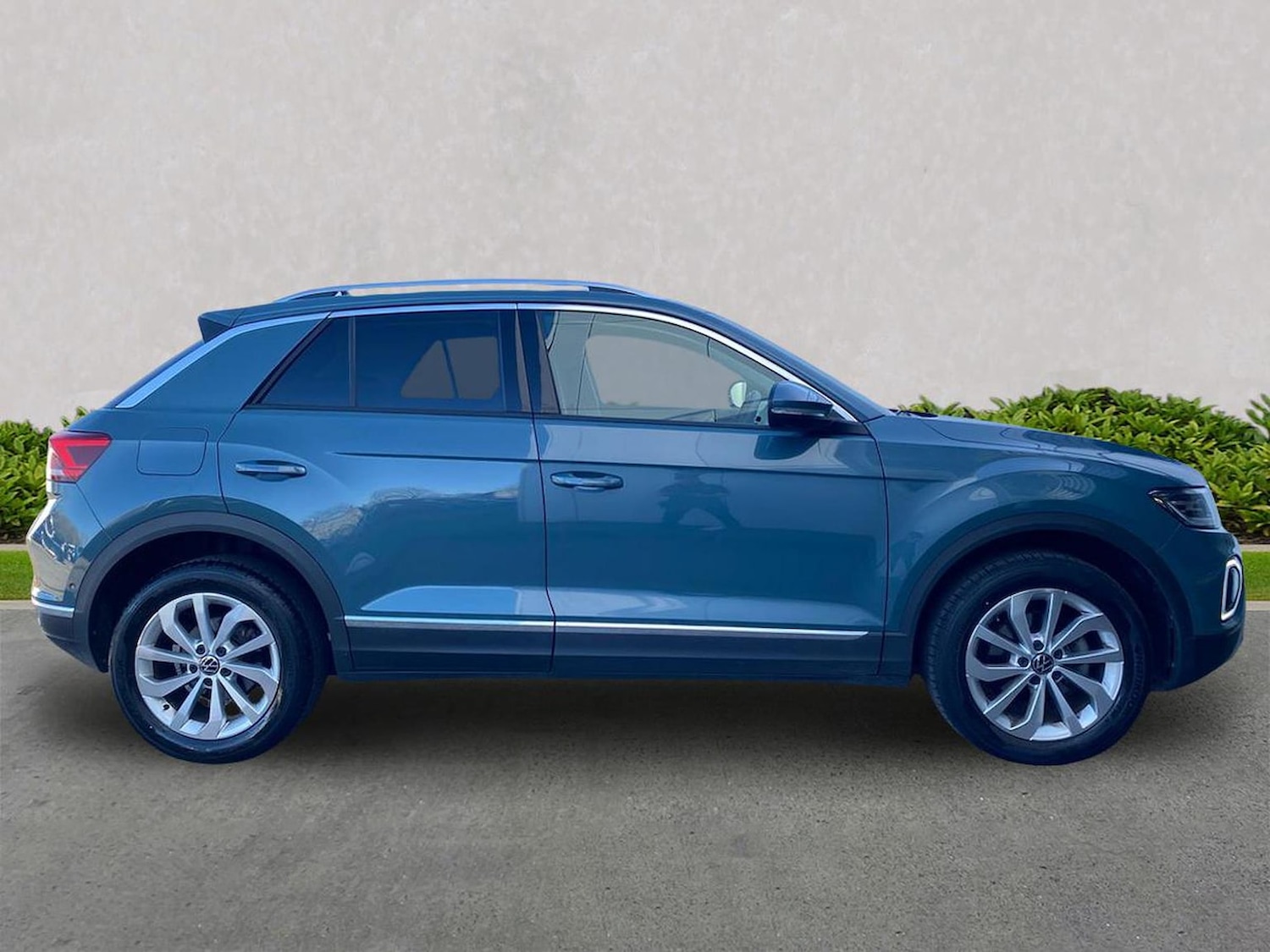 Used Volkswagen T-Roc 2023 for sale - 78195920: Photo 3