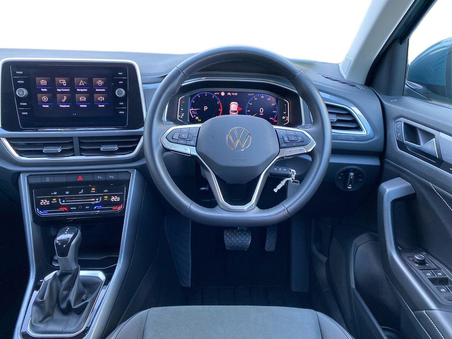 Used Volkswagen T-Roc 2023 for sale - 78195920: Photo 9