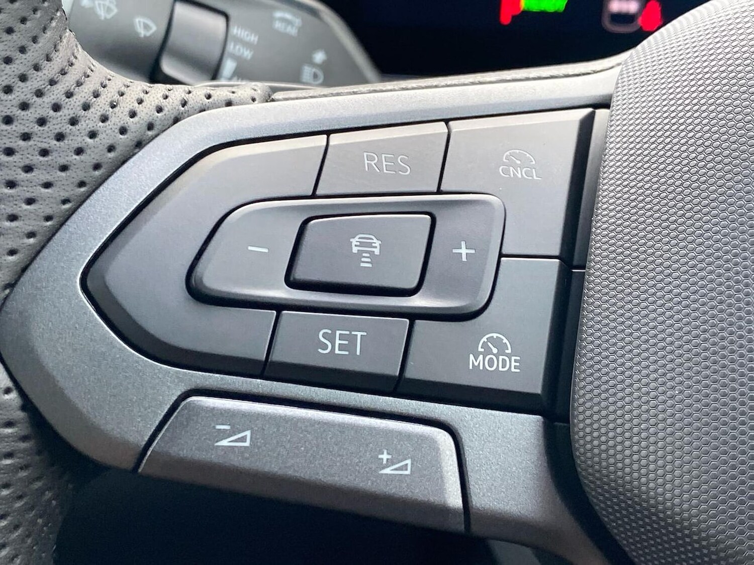 Used Volkswagen T-Roc 2026 for sale - 78195943: Photo 27