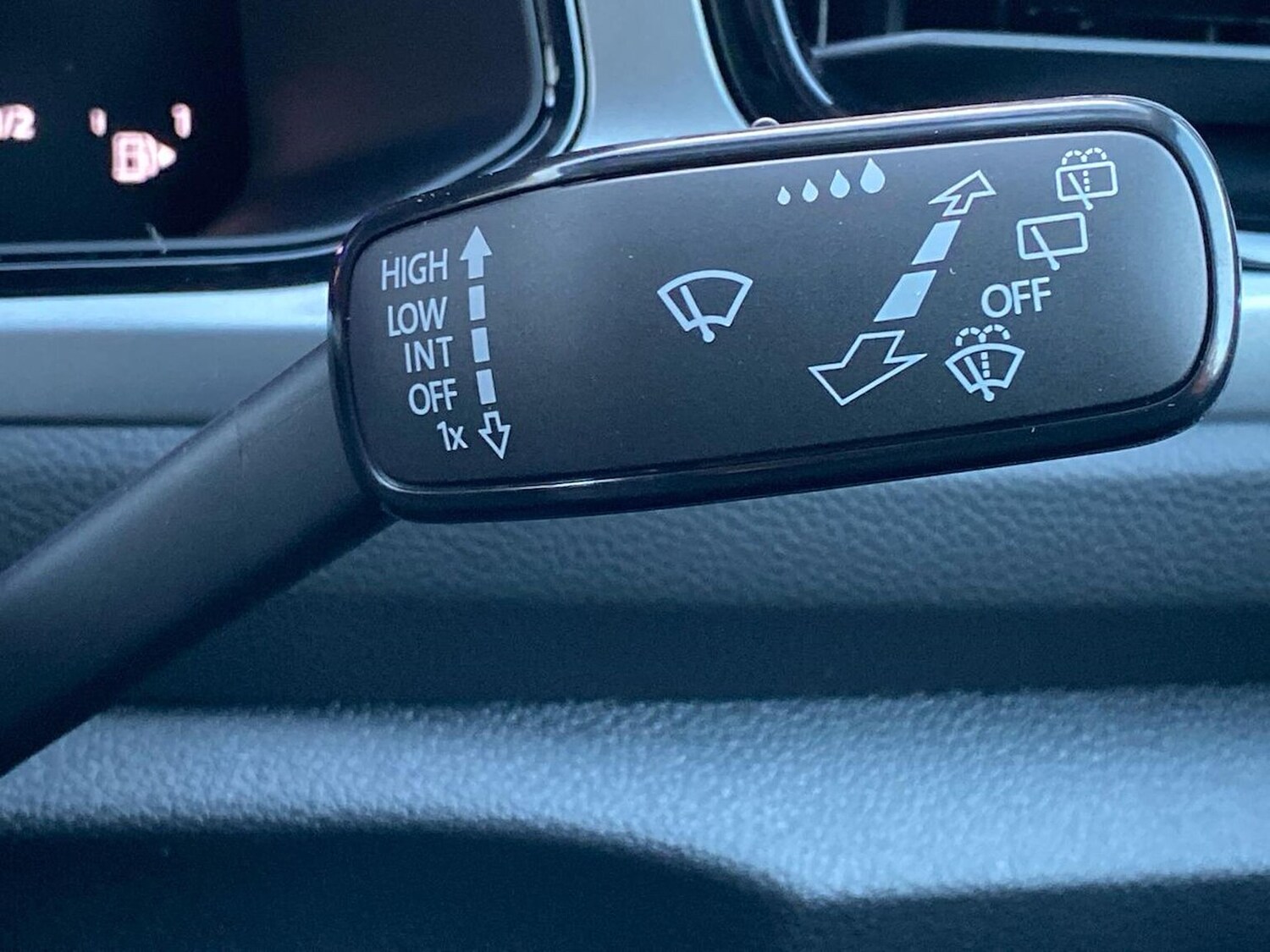 Used Volkswagen T-Roc 2025 for sale - 77488125: Photo 27