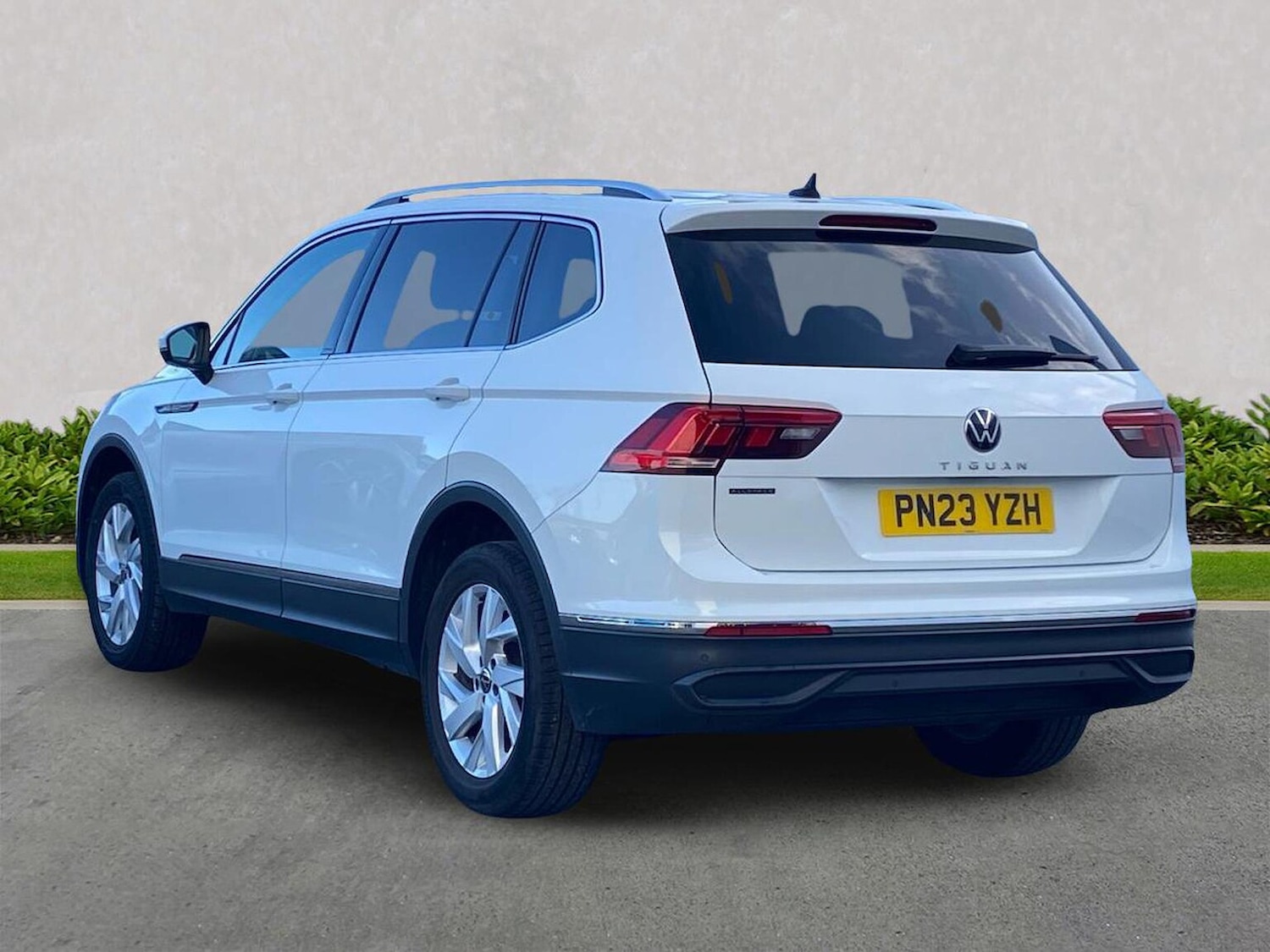 Used Volkswagen Tiguan Allspace 2023 for sale - 78060591: Photo 2