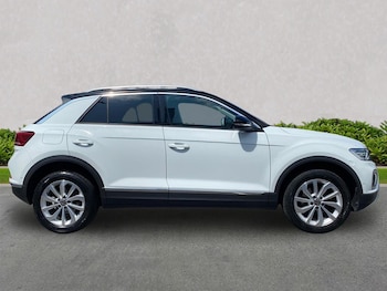 Used Volkswagen T-Roc 2022 for sale - 79251876: Photo