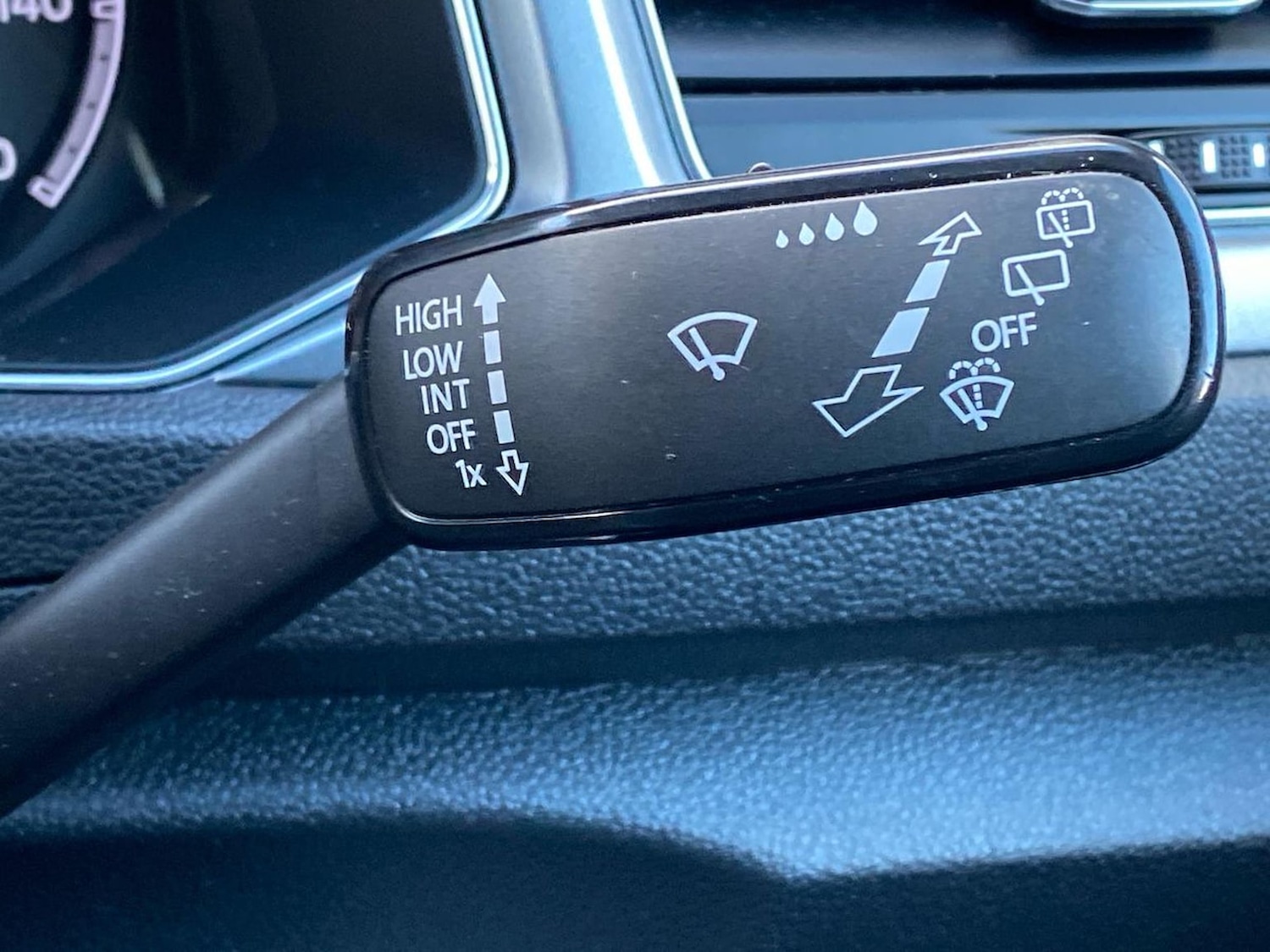 Used Volkswagen T-Roc 2021 for sale - 76628212: Photo 28