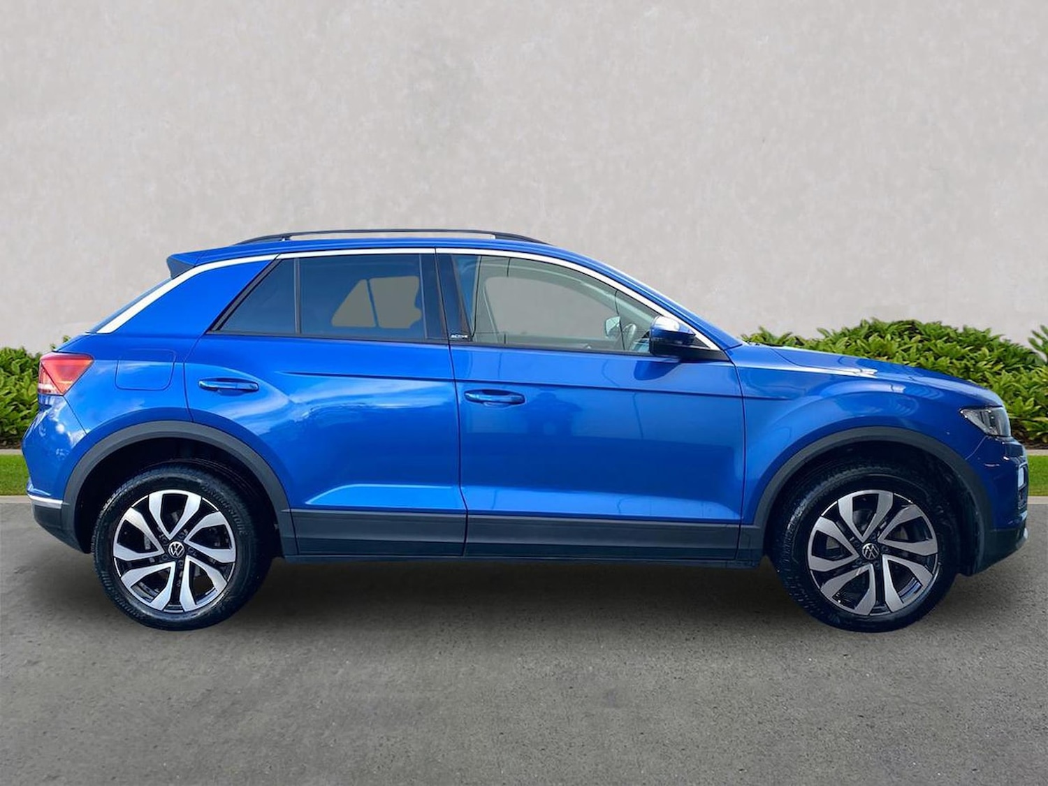 Used Volkswagen T-Roc 2021 for sale - 76628212: Photo 3