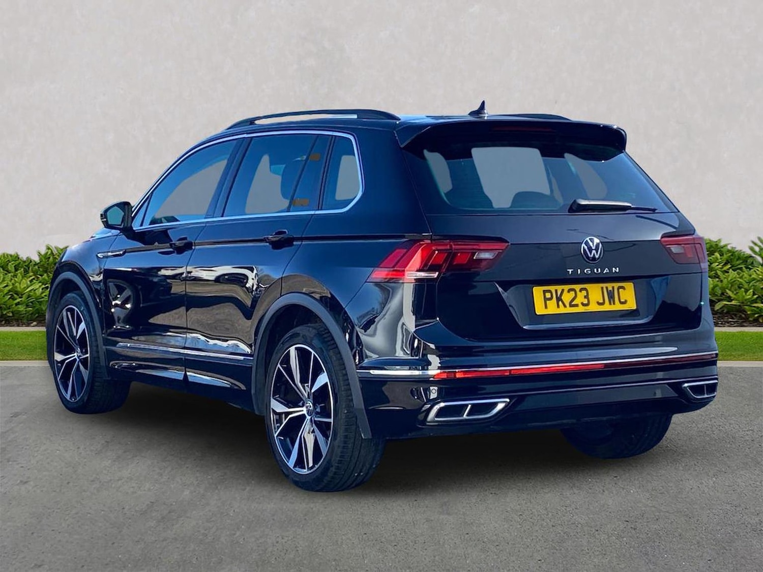 Used Volkswagen Tiguan 2023 for sale - 78195898: Photo 2