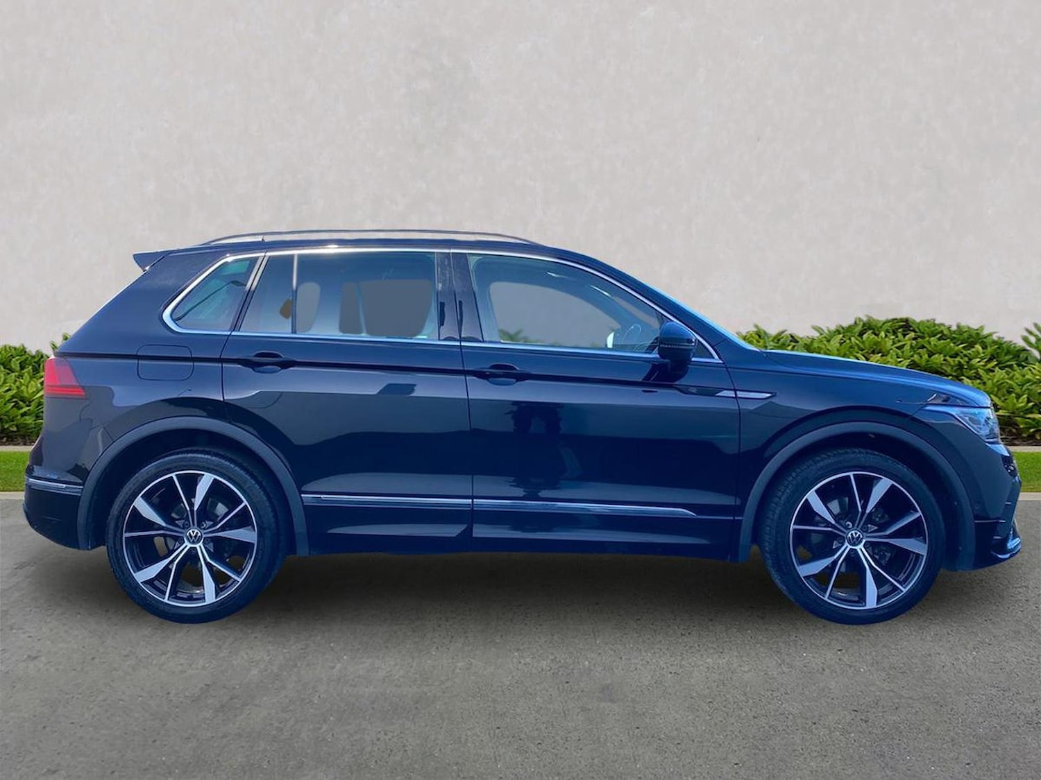 Used Volkswagen Tiguan 2023 for sale - 78195898: Photo 3