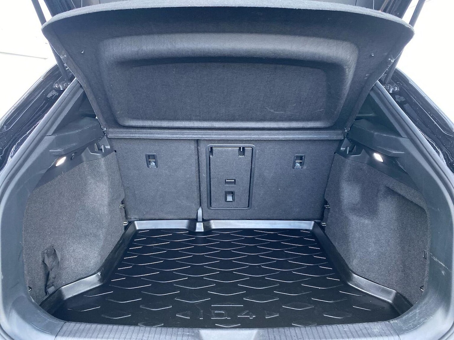 Used Volkswagen ID.4 2021 for sale - 76382648: Photo 17