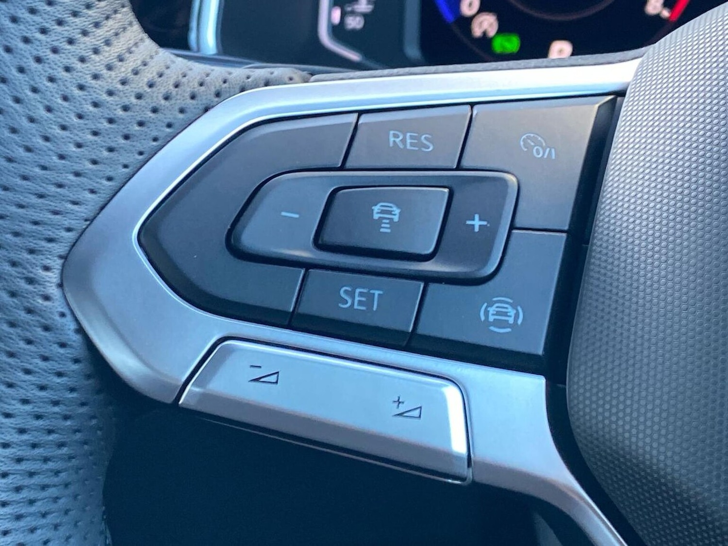 Used Volkswagen T-Roc 2025 for sale - 77488121: Photo 27