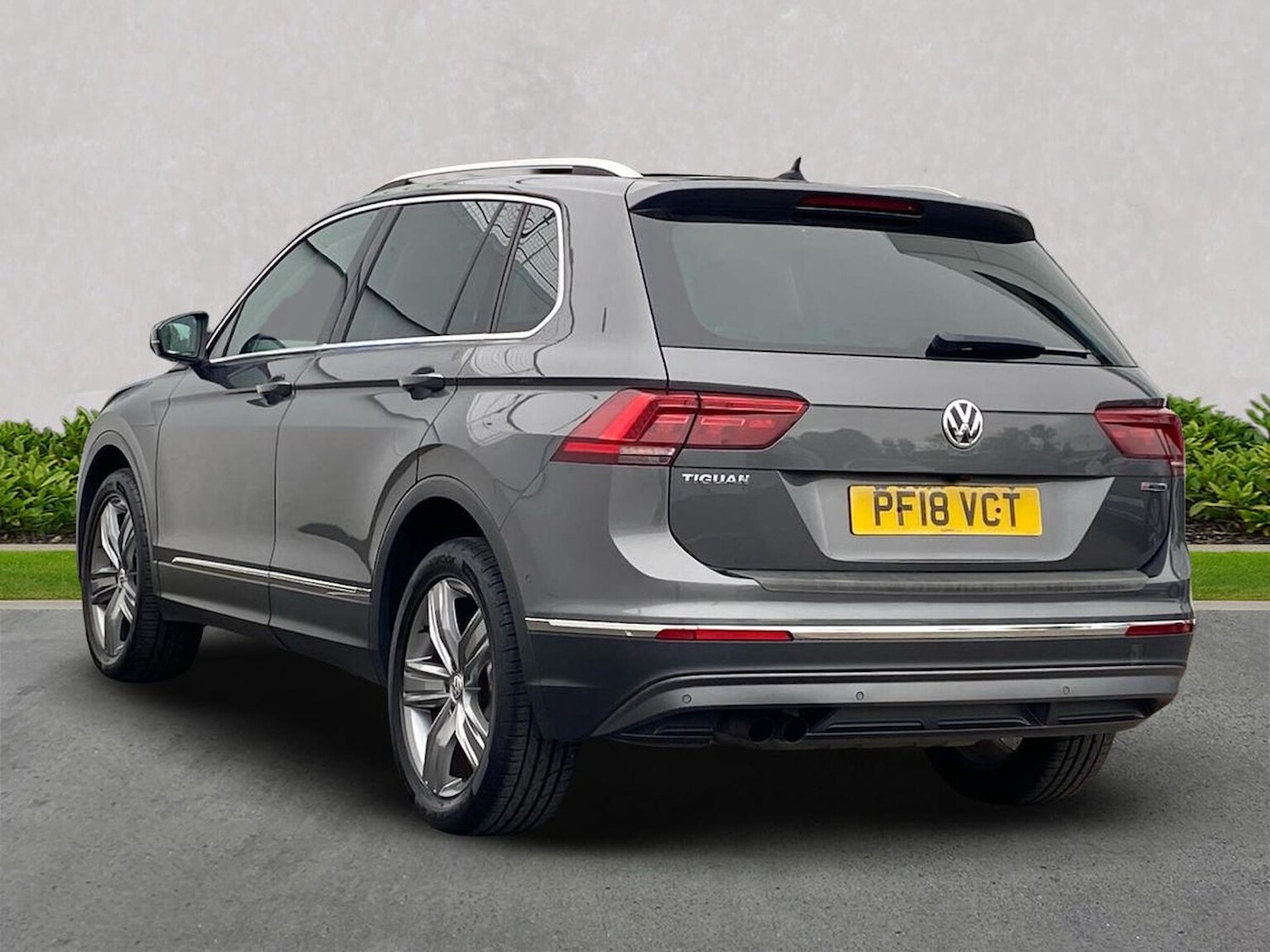Used Volkswagen Tiguan 2018 for sale - 76011042: Photo 2