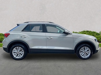 Used Volkswagen T-Roc 2023 for sale - 79419313: Photo