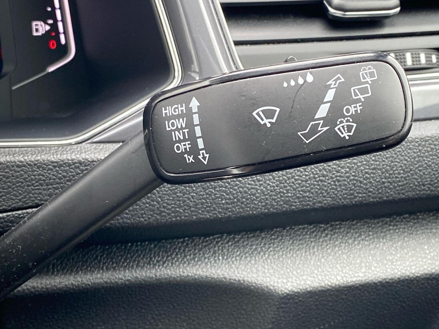 Used Volkswagen T-Roc 2020 for sale - 76693436: Photo 28