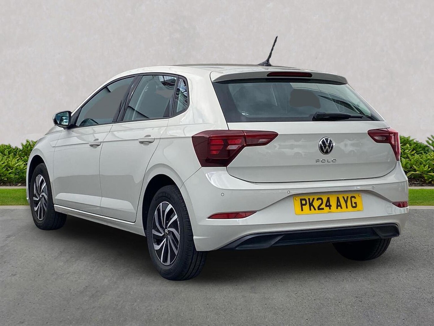 Used Volkswagen Polo 2024 for sale - 75956876: Photo 2