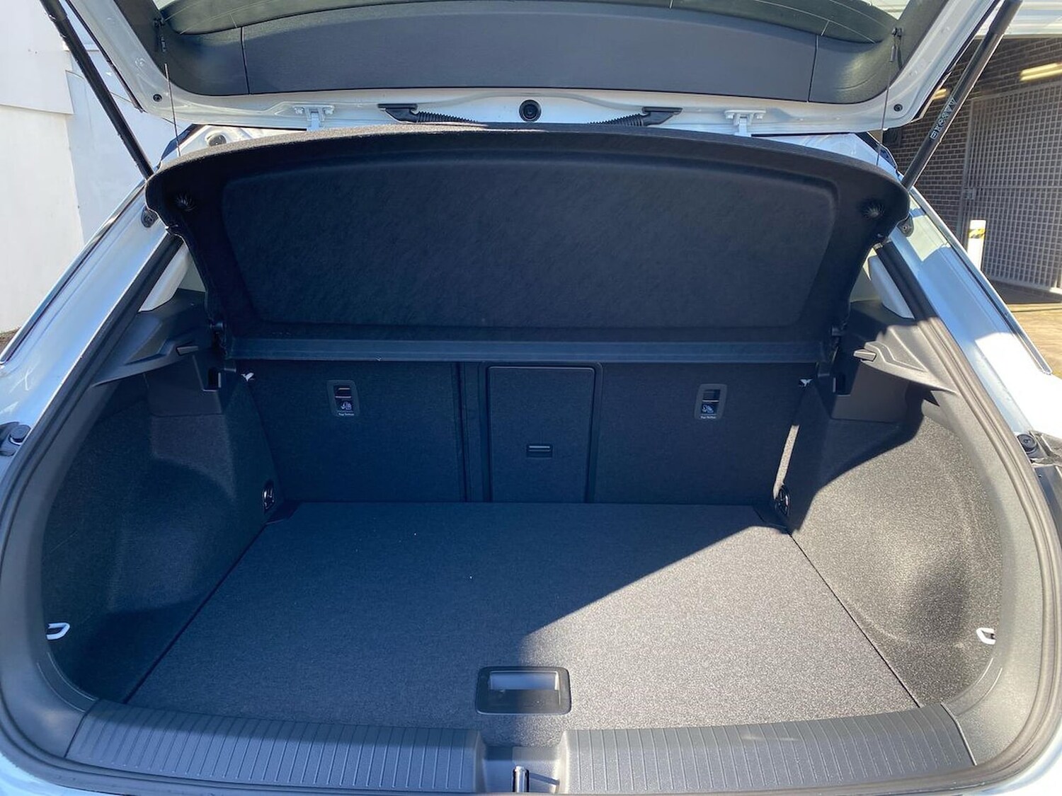 Used Volkswagen T-Roc 2026 for sale - 78195966: Photo 17