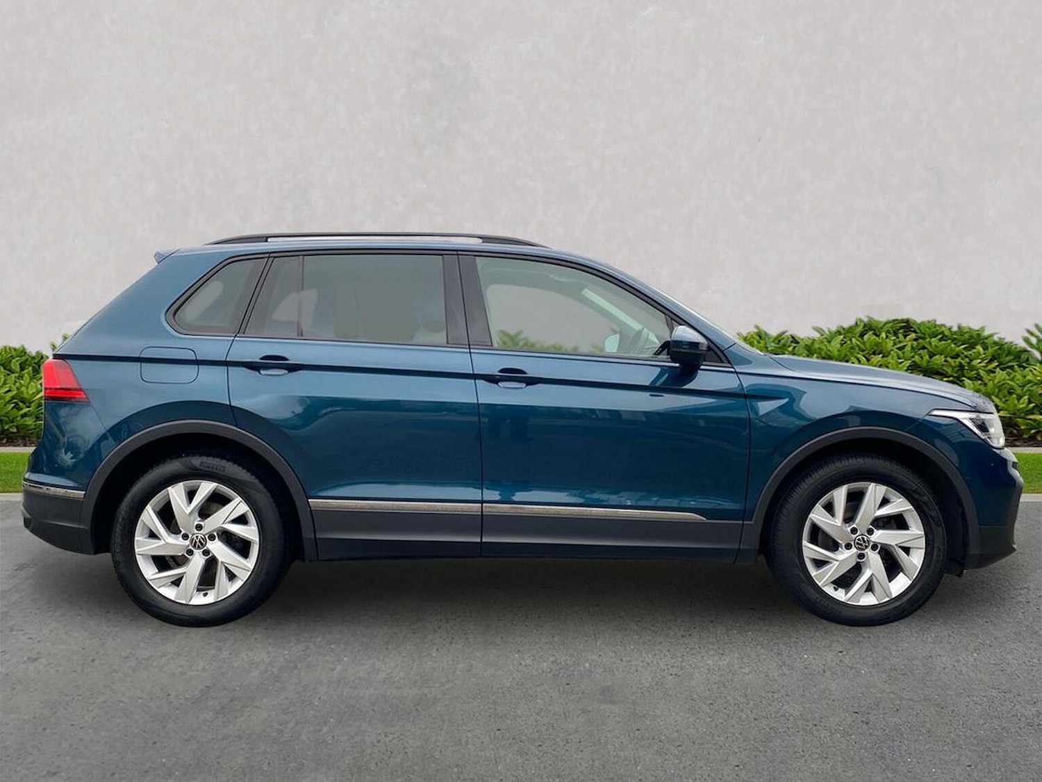 Used Volkswagen Tiguan 2021 for sale - 76713209: Photo 3