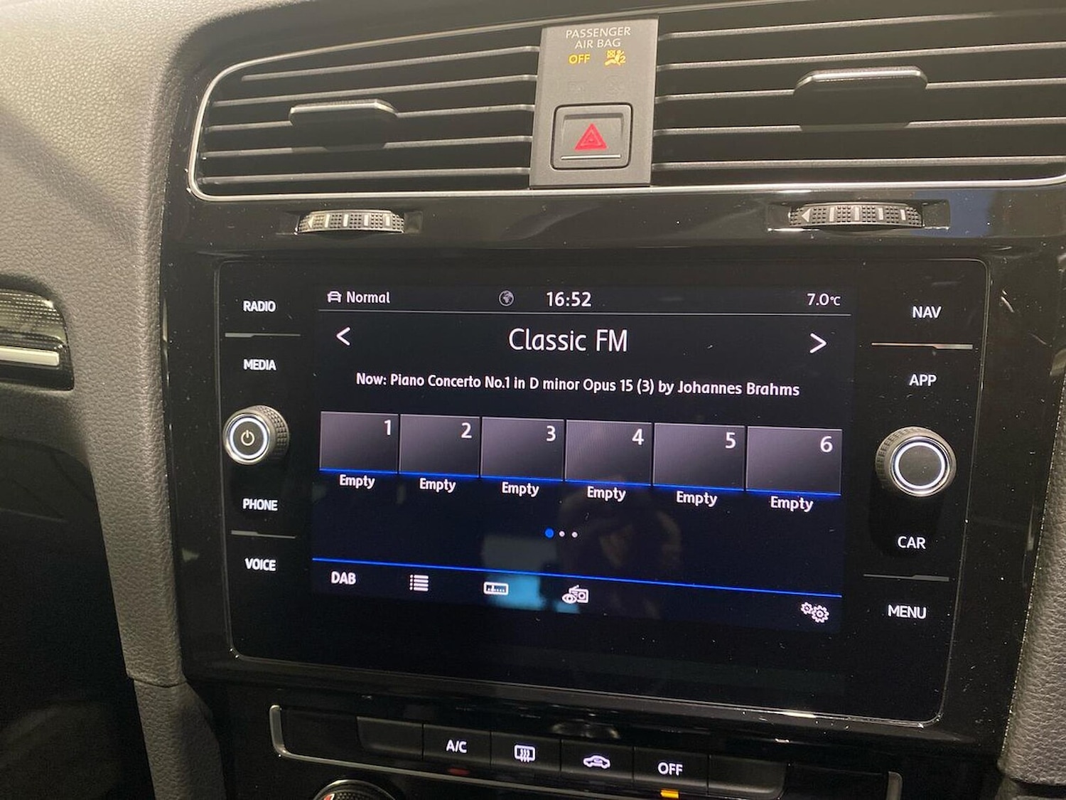 Used Volkswagen Golf 2018 for sale - 77796967: Photo 11