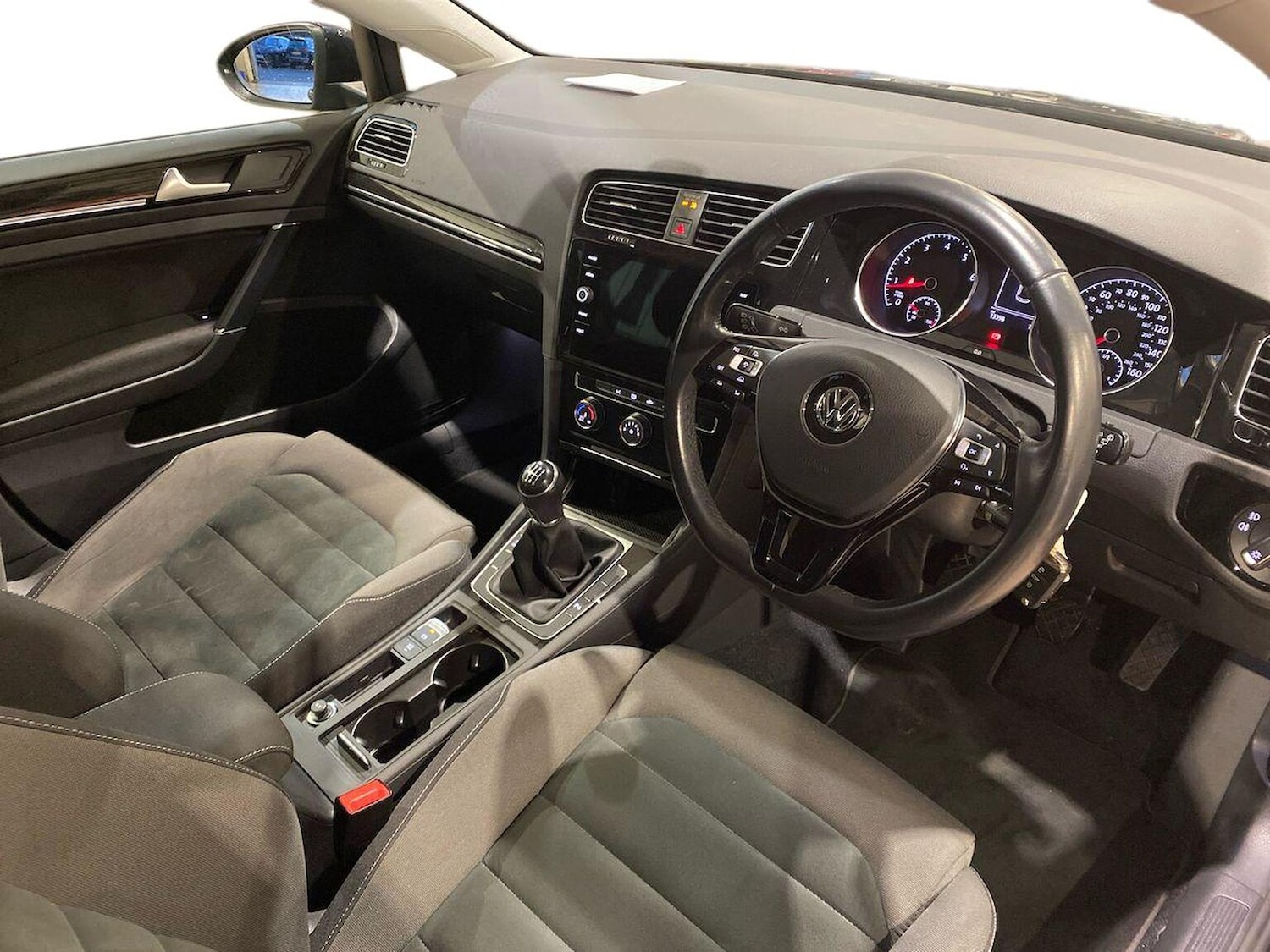 Used Volkswagen Golf 2018 for sale - 77796967: Photo 15