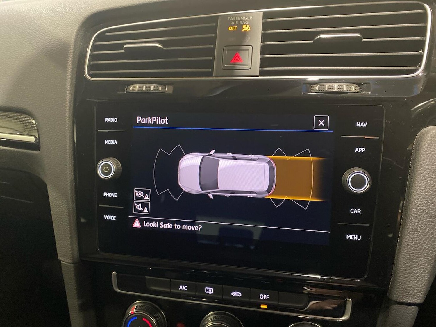 Used Volkswagen Golf 2018 for sale - 77796967: Photo 24