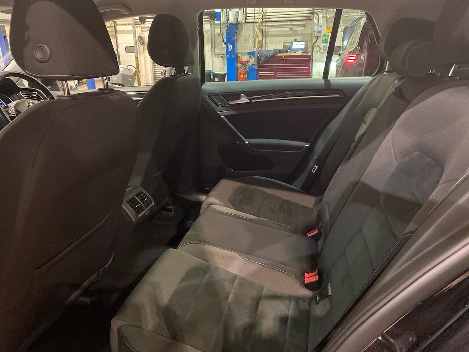 Used Volkswagen Golf 2018 for sale - 77796967: Photo 38