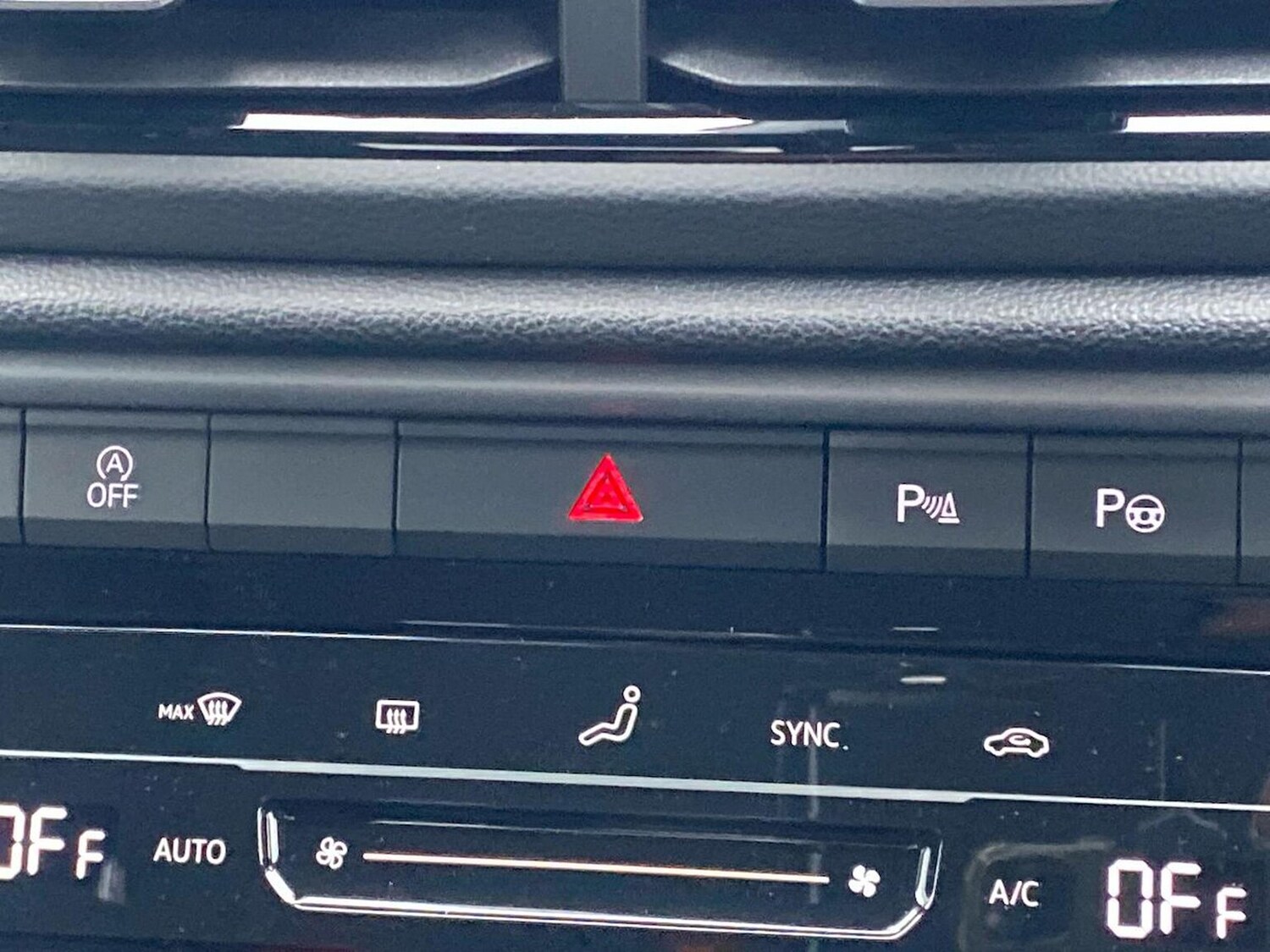 Used Volkswagen T-Roc 2025 for sale - 76127149: Photo 22