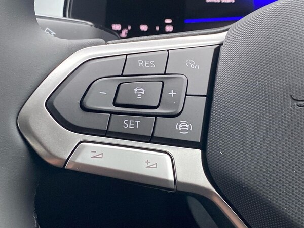 Used Volkswagen T-Roc 2025 for sale - 76127149: Photo 26
