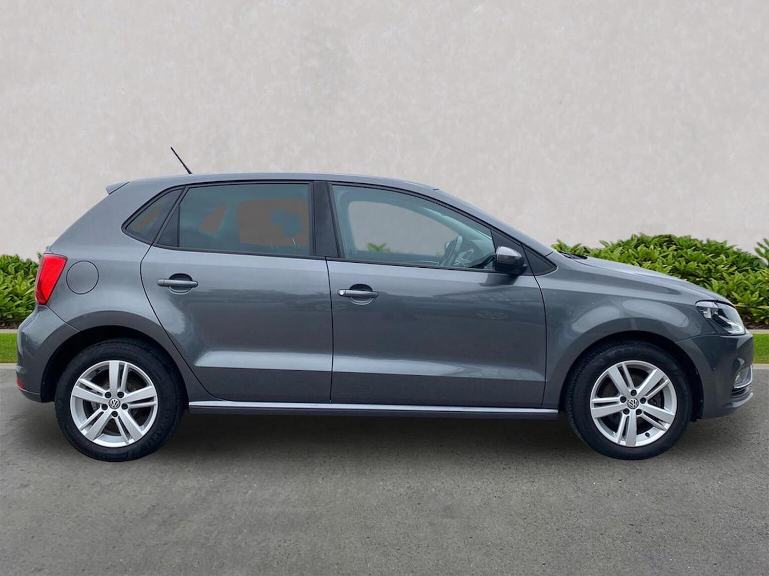 Used Volkswagen Polo 2017 for sale - 76288621: Photo 3