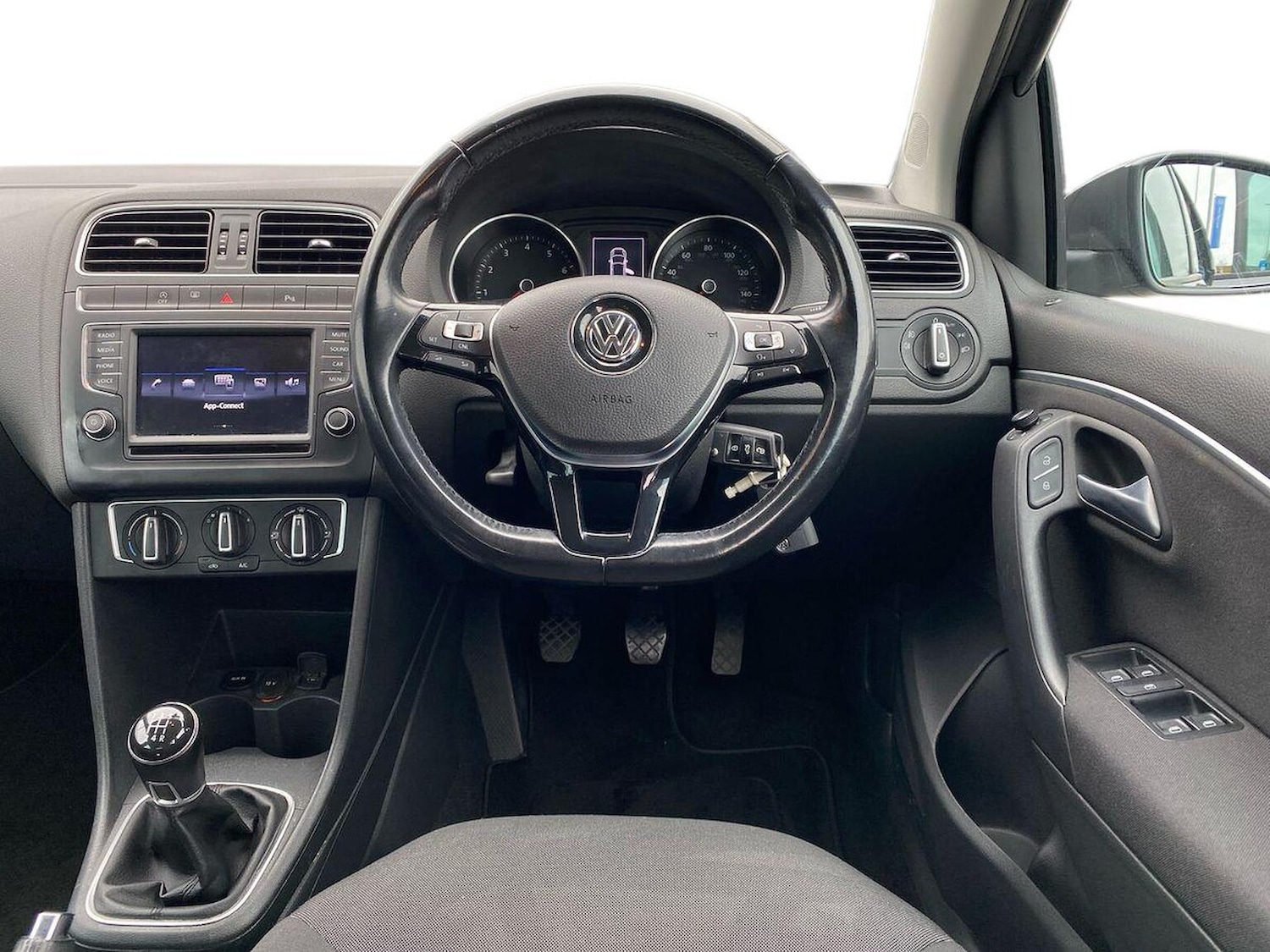 Used Volkswagen Polo 2017 for sale - 76288621: Photo 9