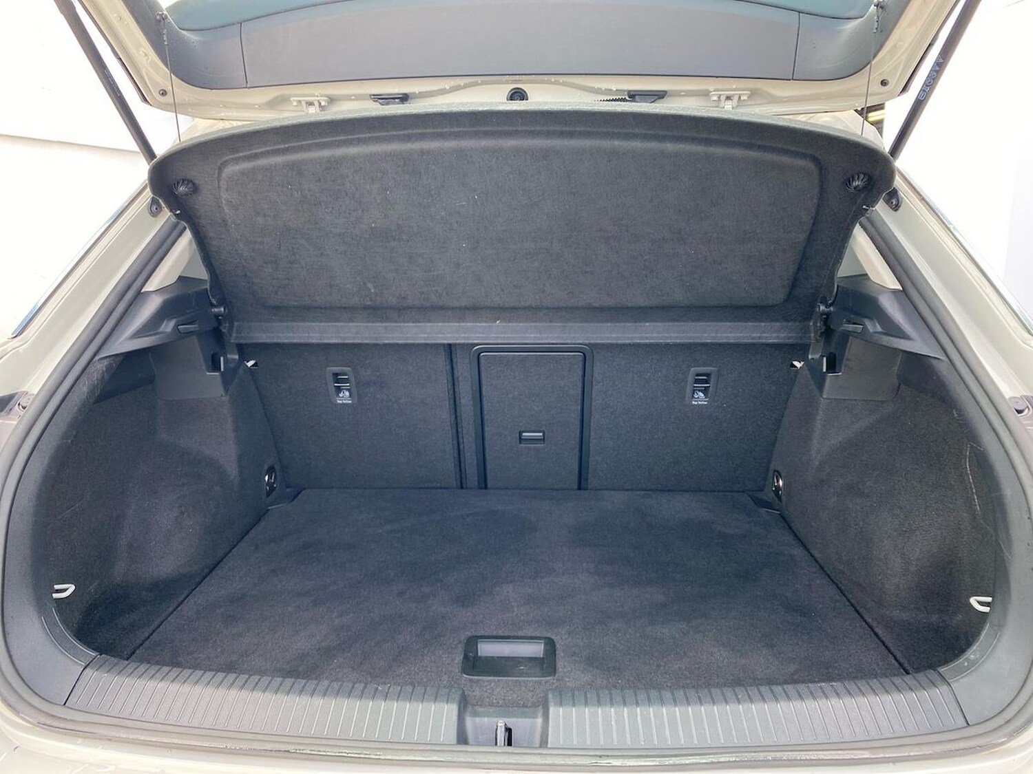 Used Volkswagen T-Roc 2023 for sale - 78195937: Photo 17