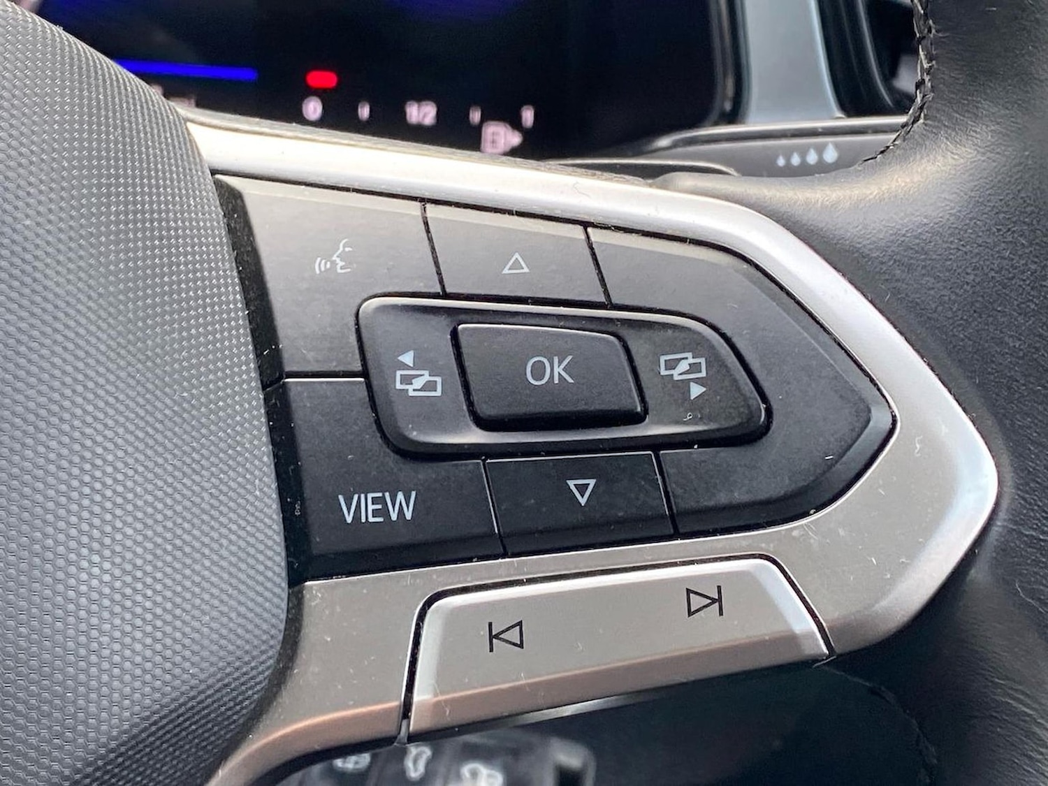 Used Volkswagen T-Roc 2023 for sale - 78195937: Photo 25