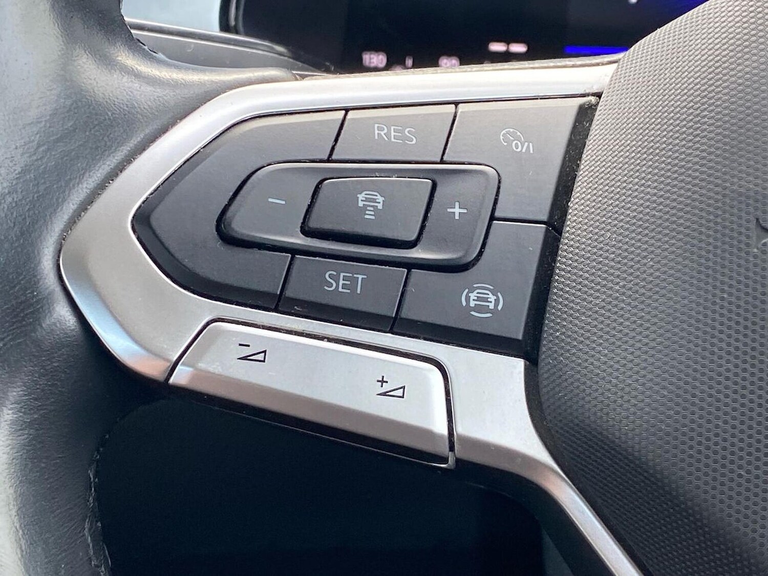 Used Volkswagen T-Roc 2023 for sale - 78195937: Photo 26